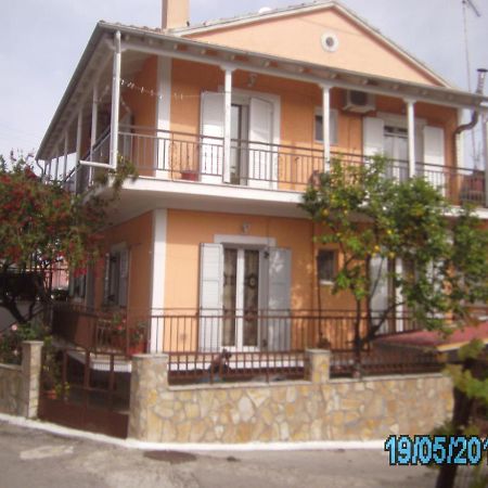 George'S House Apartment Agios Matthaios  Luaran gambar