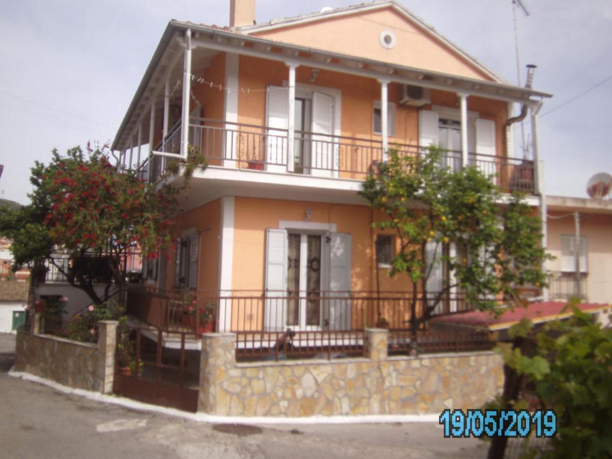 George'S House Apartment Agios Matthaios  Luaran gambar